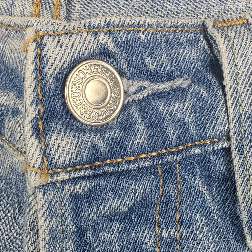 Levis Premium 501 XX Jeans Mens Size 30x32 Button Fly Light Blue Denim Pants